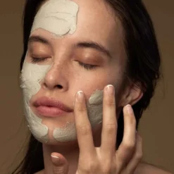 Antipodes Halo Mud Mask savinaamio, 2 kokoa
