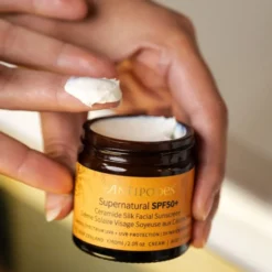 Aurinkovoide kasvoille Antipodes Supernatural SPF 50+
