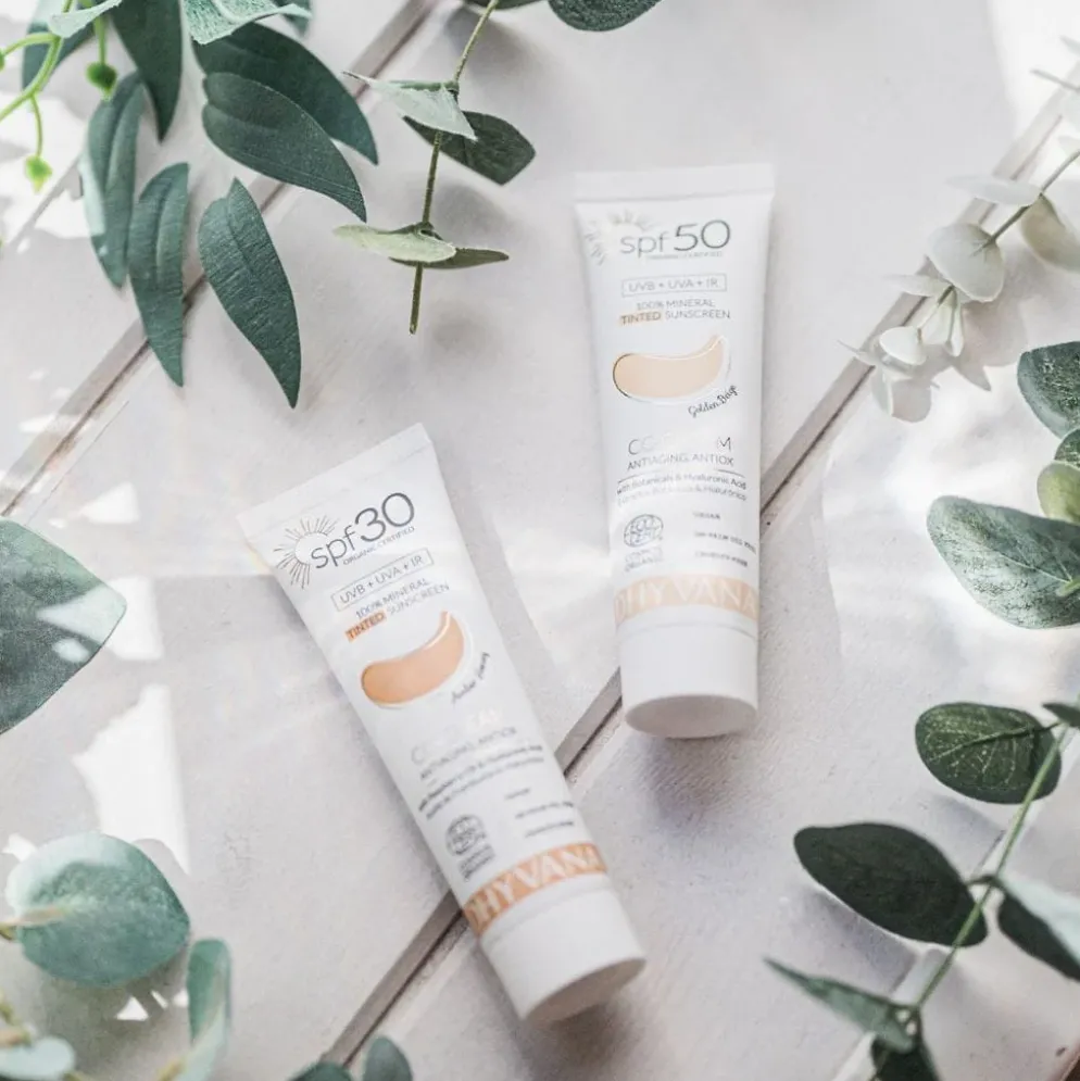 CC-voide Dhyvana SPF30 sävytetty aurinkovoide, 2 sävyä