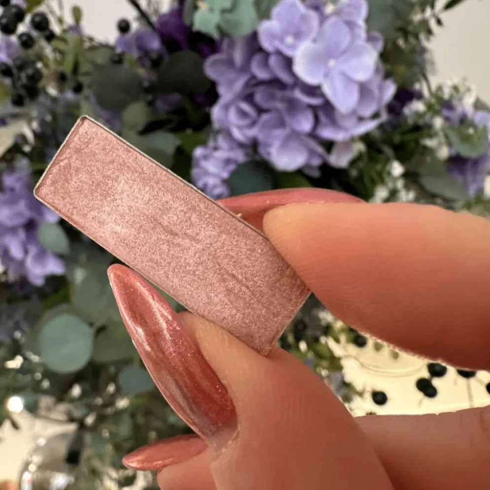 Pinkki luomiväri Zao Pearly 102 Pinky Beige