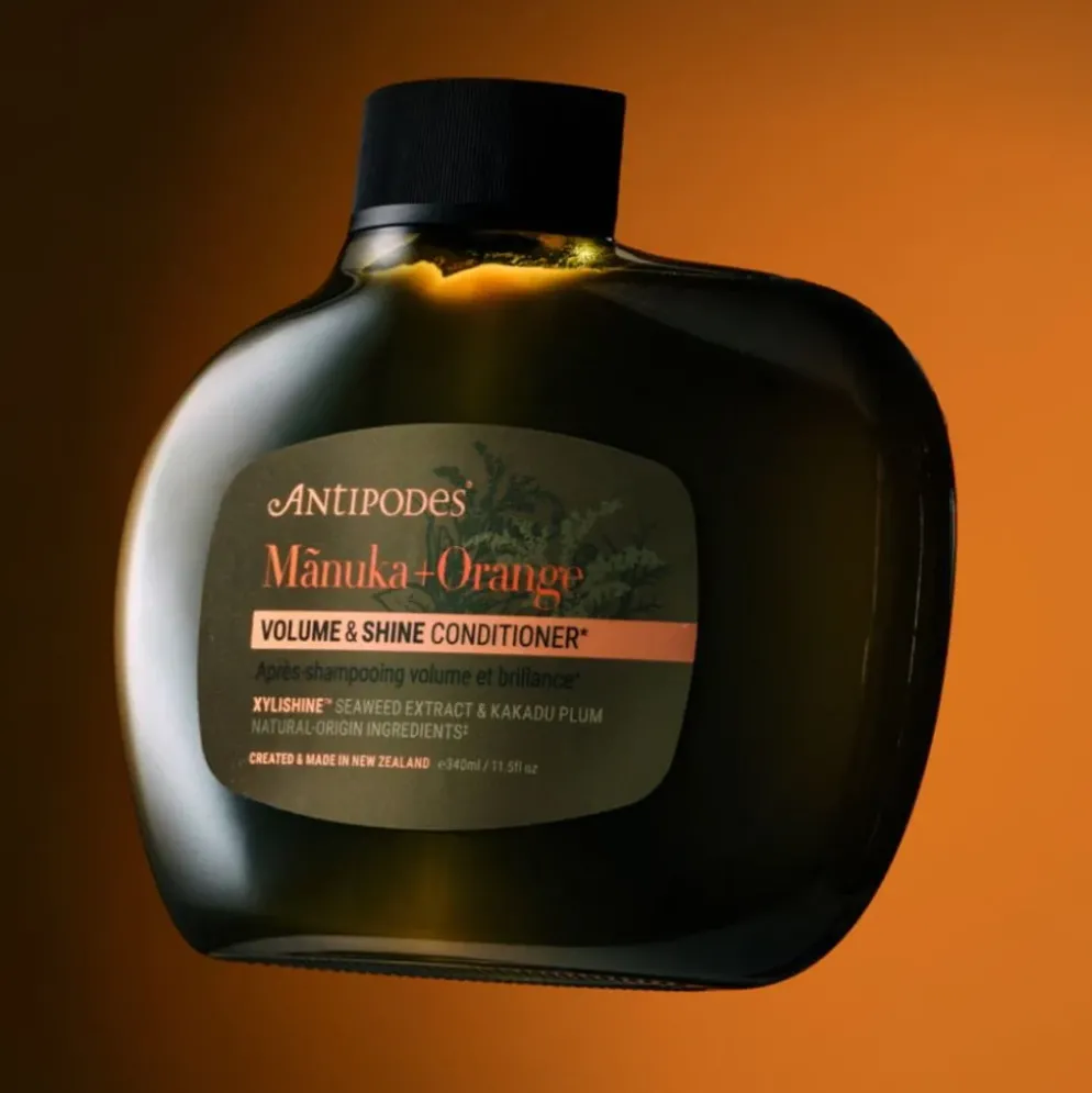 Tuuheuttava hoitoaine Antipodes Mānuka + Orange Volume & Shine