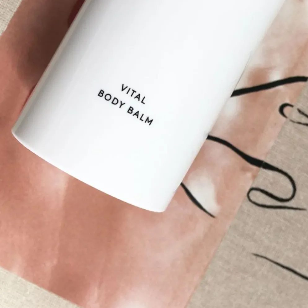 Vartalovoide kuivalle iholle NUORI Vital Body Balm 150ml